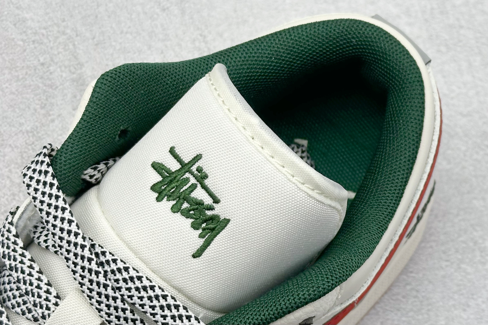  终端放店
XC版 Air Jordan 1 Low AJ1 乔1 斯图西联名 米红立体勾 高端定制 低