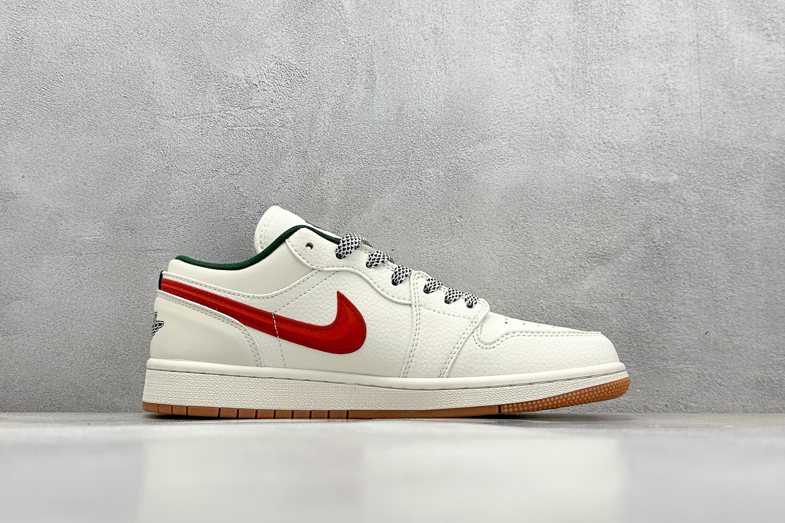  终端放店
XC版 Air Jordan 1 Low AJ1 乔1 斯图西联名 米红立体勾 高端定制 低