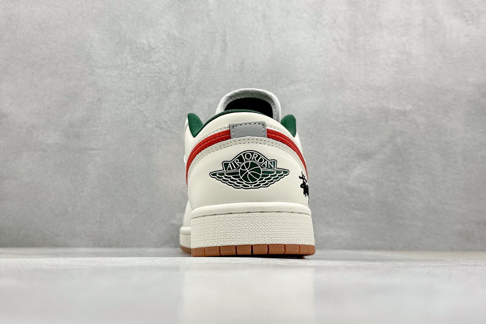  终端放店
XC版 Air Jordan 1 Low AJ1 乔1 斯图西联名 米红立体勾 高端定制 低