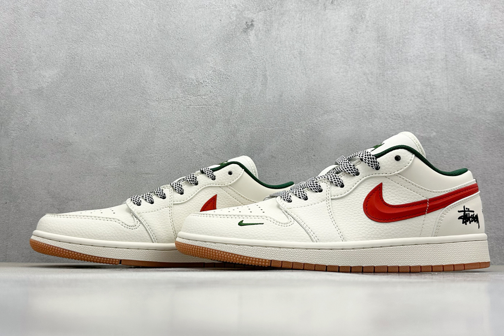  终端放店
XC版 Air Jordan 1 Low AJ1 乔1 斯图西联名 米红立体勾 高端定制 低