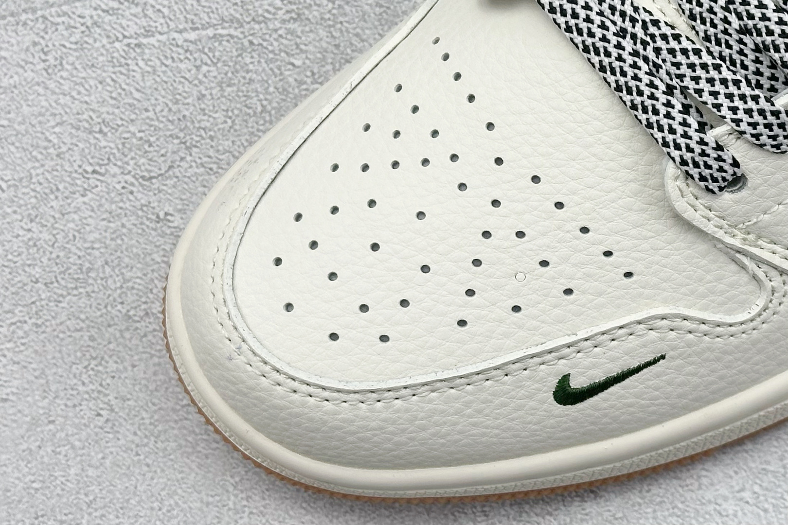 终端放店
XC版 Air Jordan 1 Low AJ1 乔1 斯图西联名 米红立体勾 高端定制 低