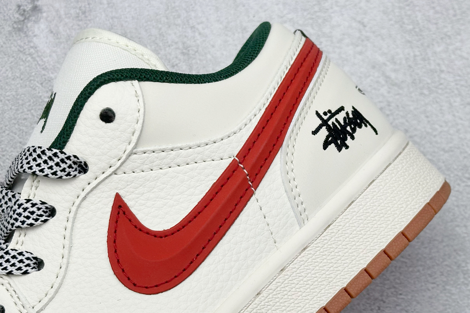  终端放店
XC版 Air Jordan 1 Low AJ1 乔1 斯图西联名 米红立体勾 高端定制 低