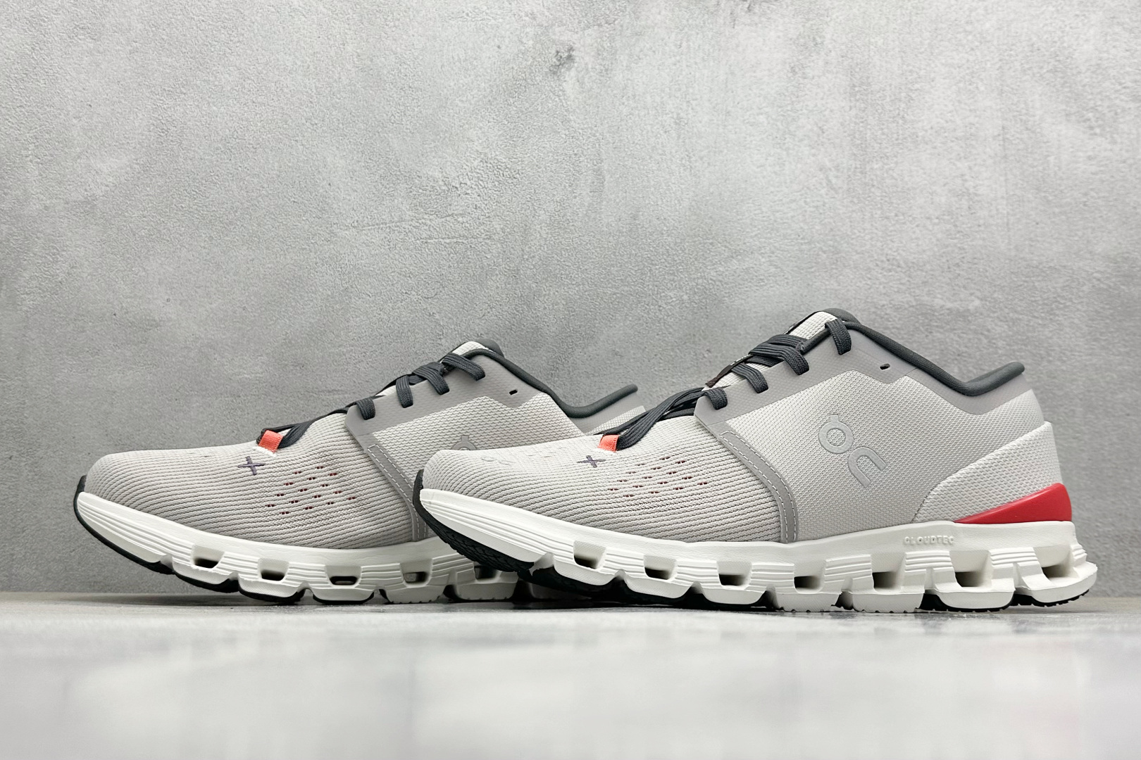  终端放店
GX版 On昂跑 Cloudtilt Loewe 4
户外街头机能风跑步鞋
Cloud Hi