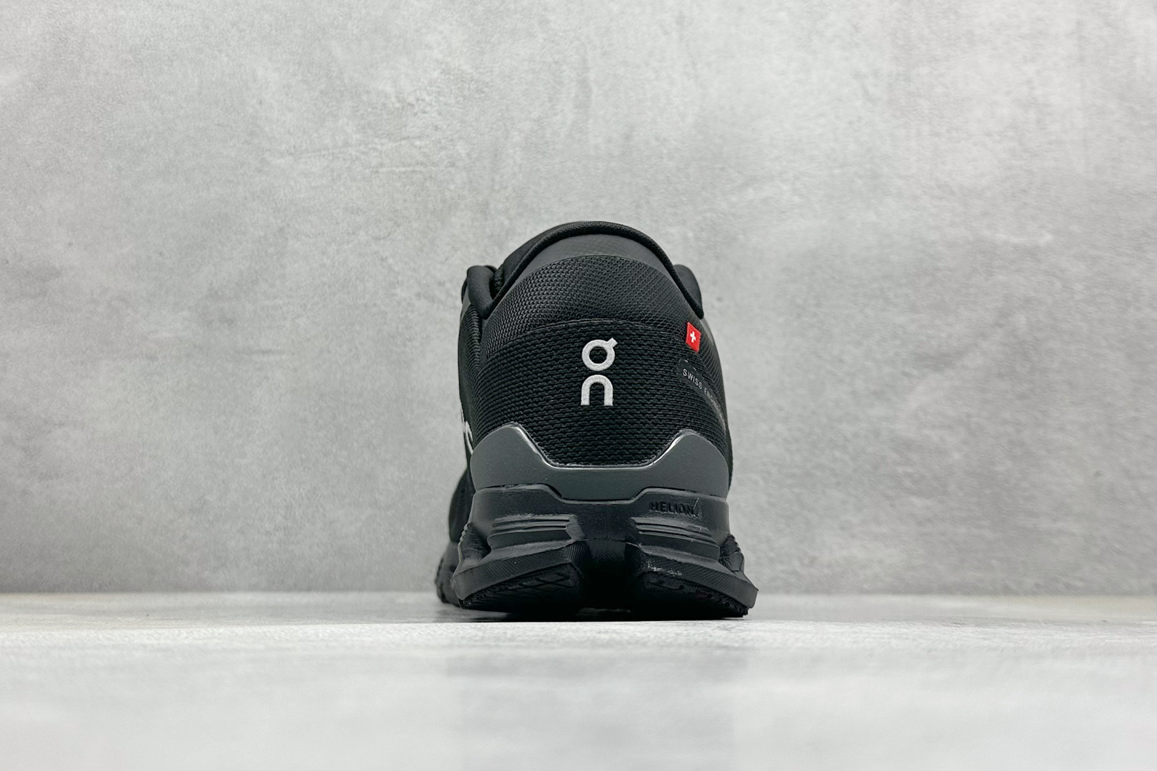  终端放店
GX版 On昂跑 Cloudtilt Loewe 4
户外街头机能风跑步鞋
Cloud Hi