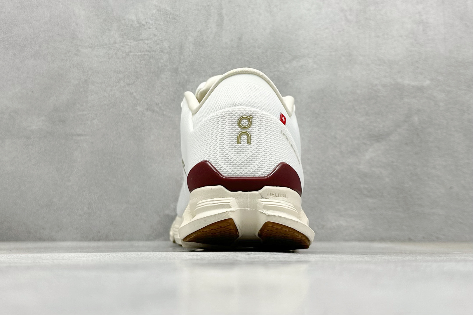  终端放店
GX版 On昂跑 Cloudtilt Loewe 4
户外街头机能风跑步鞋
Cloud Hi