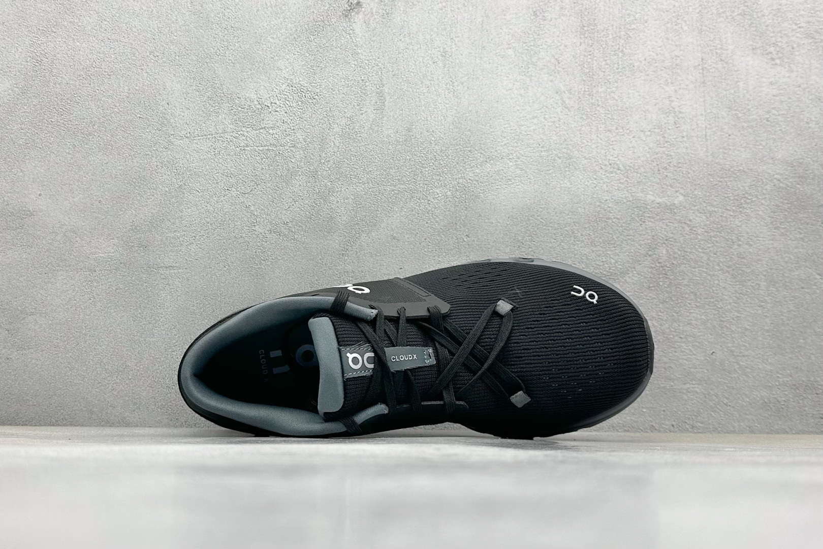  终端放店
GX版 On昂跑 Cloudtilt Loewe 4
户外街头机能风跑步鞋
Cloud Hi