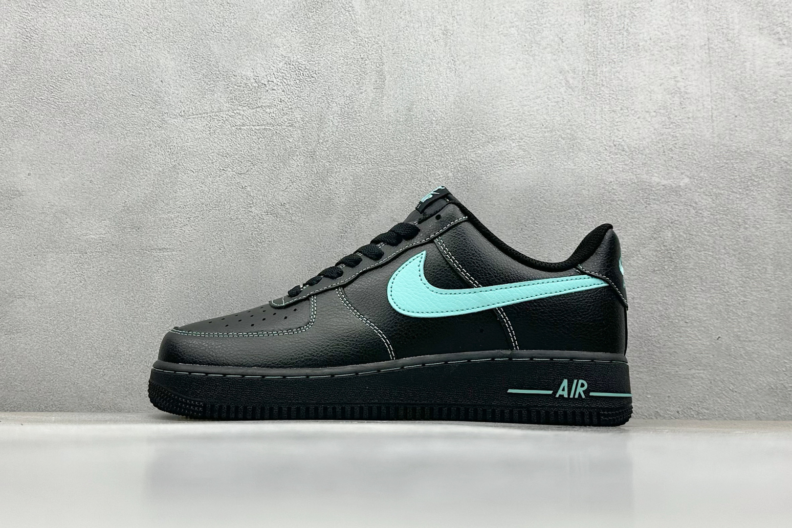  
S版 Air Force 1 '07 Low 
原楦头原纸板 打造纯正空军版型
#专注外贸渠道 全掌