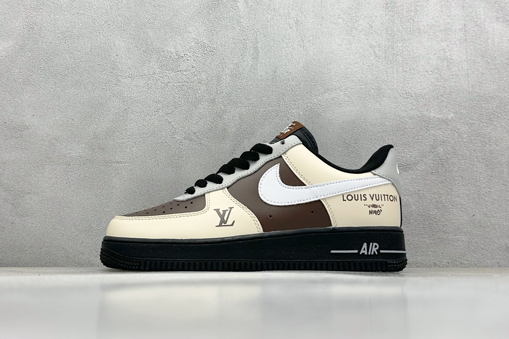  
S版 Air Force 1 '07 Low 
原楦头原纸板 打造纯正空军版型
#专注外贸渠道 全掌