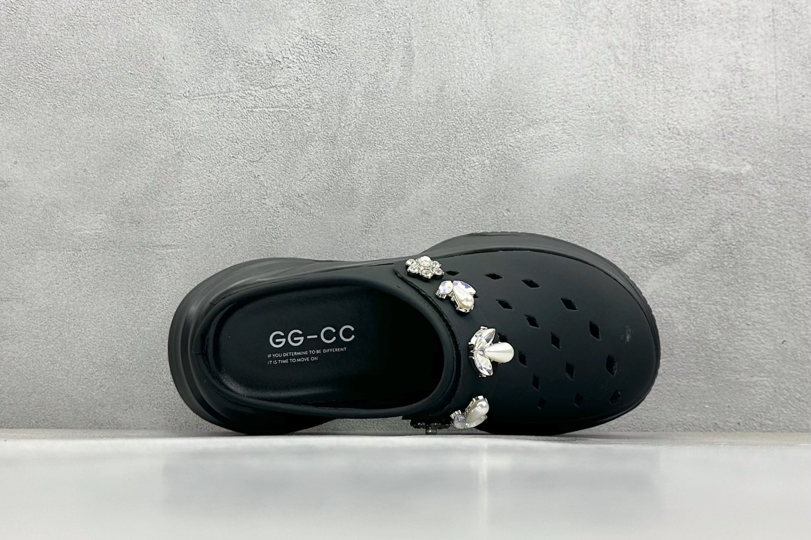  
GG-CC Chunky Low 
厚底增高拖鞋鞋 广东大厂出品
2024夏季透气网面增高凉鞋系列
