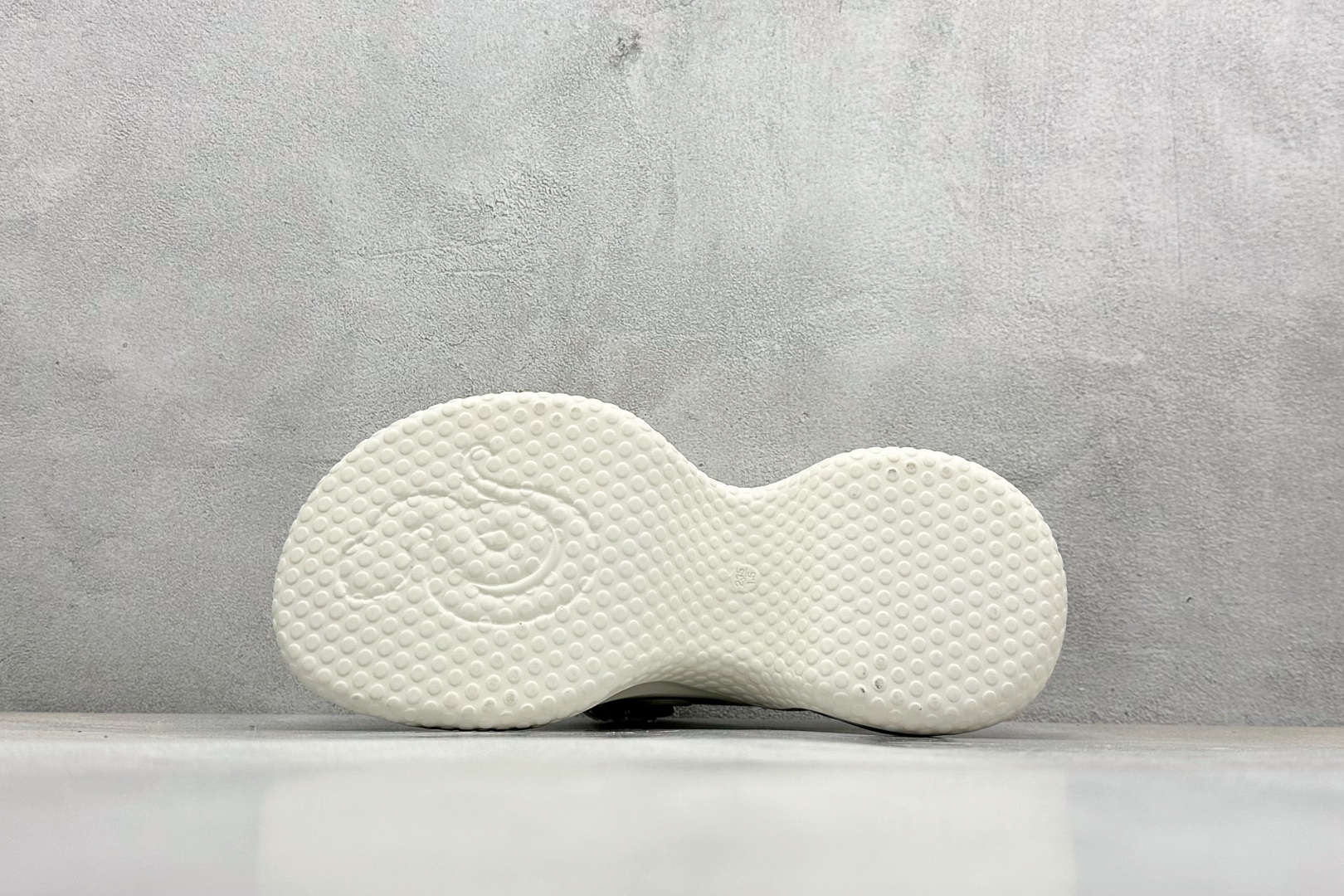  
GG-CC Chunky Low 
厚底增高拖鞋鞋 广东大厂出品
2024夏季透气网面增高凉鞋系列
