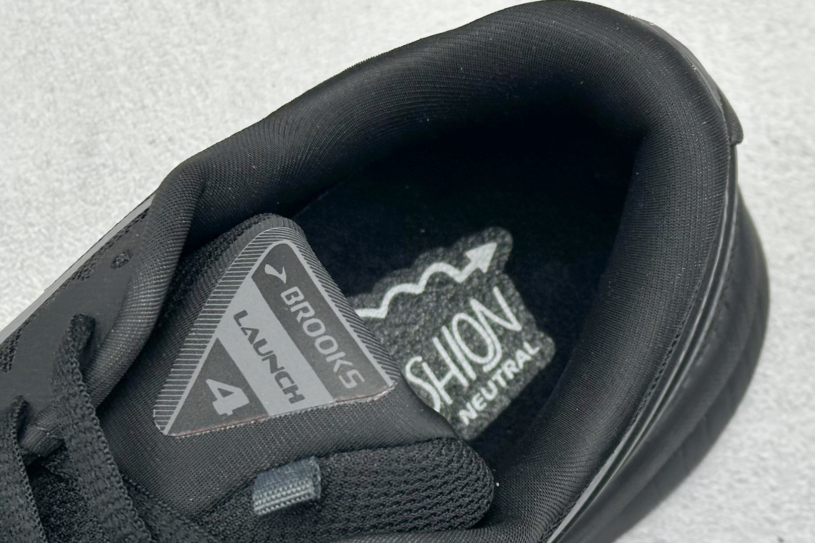  
Brooks Glycerin 19 布鲁克斯 男子缓震马拉松氮气慢跑鞋 

货号：B43
尺码：