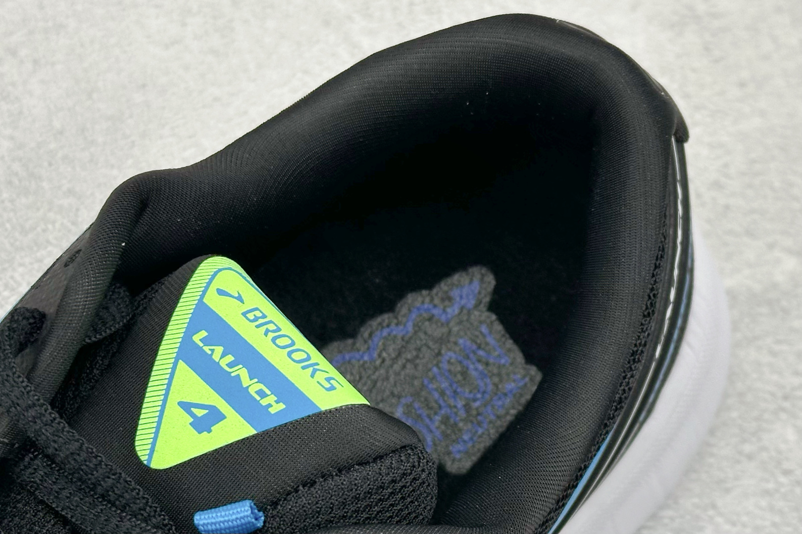  
Brooks Glycerin 19 布鲁克斯 男子缓震马拉松氮气慢跑鞋 

货号：B43
尺码：