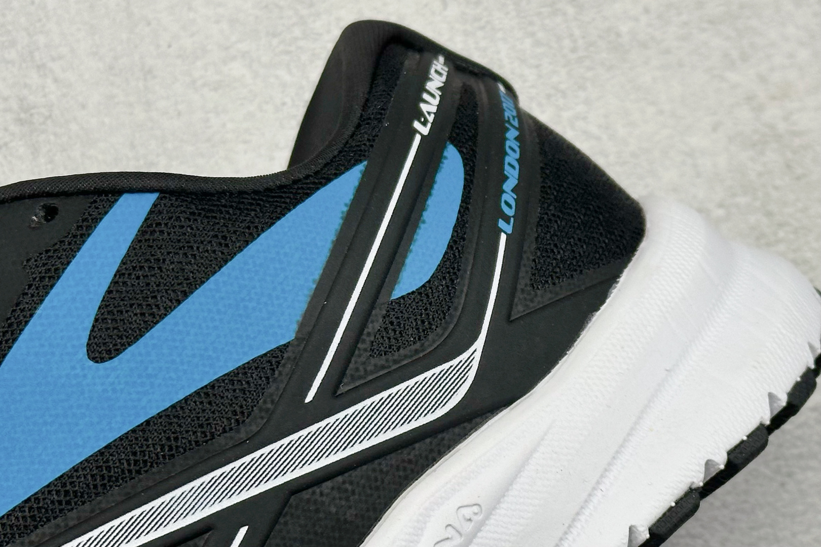  
Brooks Glycerin 19 布鲁克斯 男子缓震马拉松氮气慢跑鞋 

货号：B43
尺码：