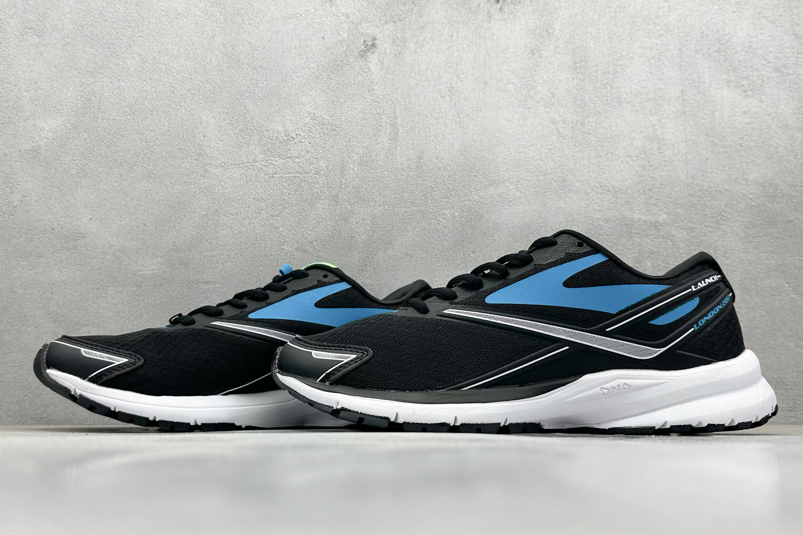 
Brooks Glycerin 19 布鲁克斯 男子缓震马拉松氮气慢跑鞋 

货号：B43
尺码：