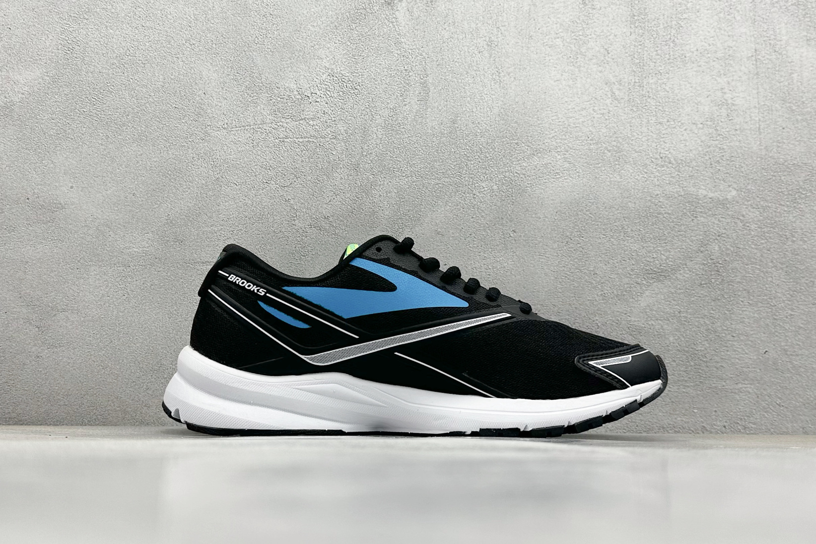  
Brooks Glycerin 19 布鲁克斯 男子缓震马拉松氮气慢跑鞋 

货号：B43
尺码：