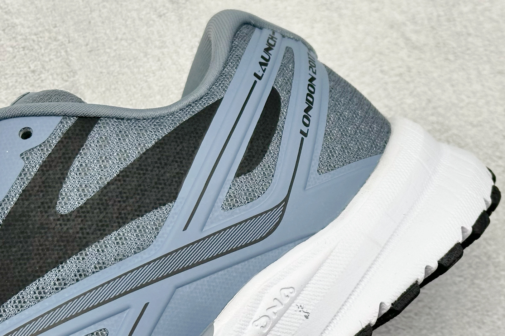  
Brooks Glycerin 19 布鲁克斯 男子缓震马拉松氮气慢跑鞋 

货号：B43
尺码：