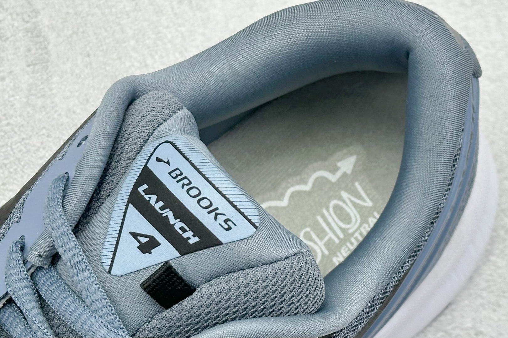  
Brooks Glycerin 19 布鲁克斯 男子缓震马拉松氮气慢跑鞋 

货号：B43
尺码：