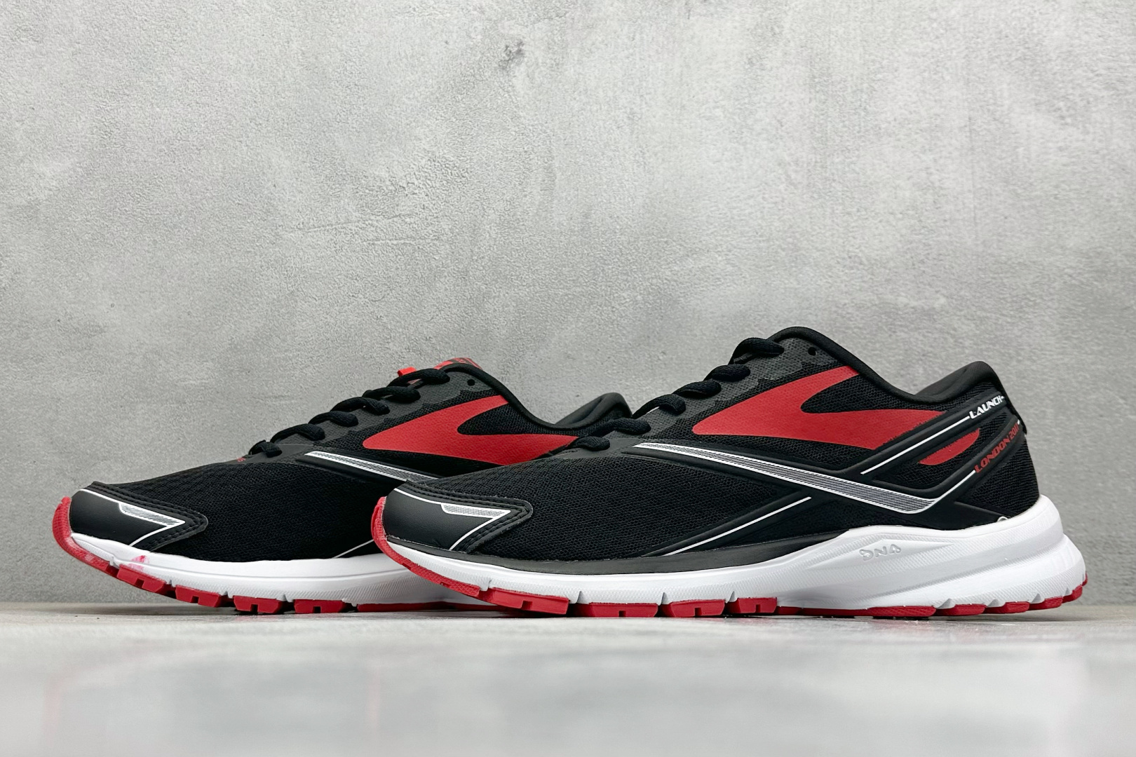  
Brooks Glycerin 19 布鲁克斯 男子缓震马拉松氮气慢跑鞋 

货号：B43
尺码：