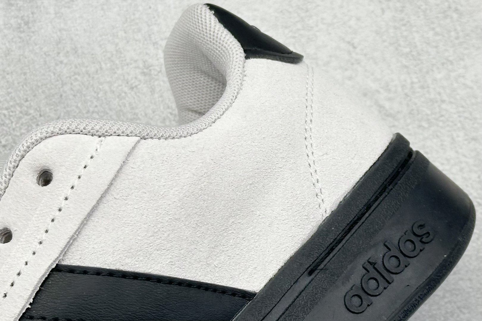  
Adidas GRAND COURT ALPHA 
复古潮流休闲面包鞋 原装纯原级
生生不息的经典之