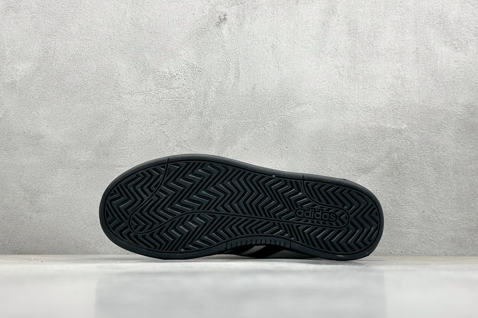  
Adidas GRAND COURT ALPHA 
复古潮流休闲面包鞋 原装纯原级
生生不息的经典之