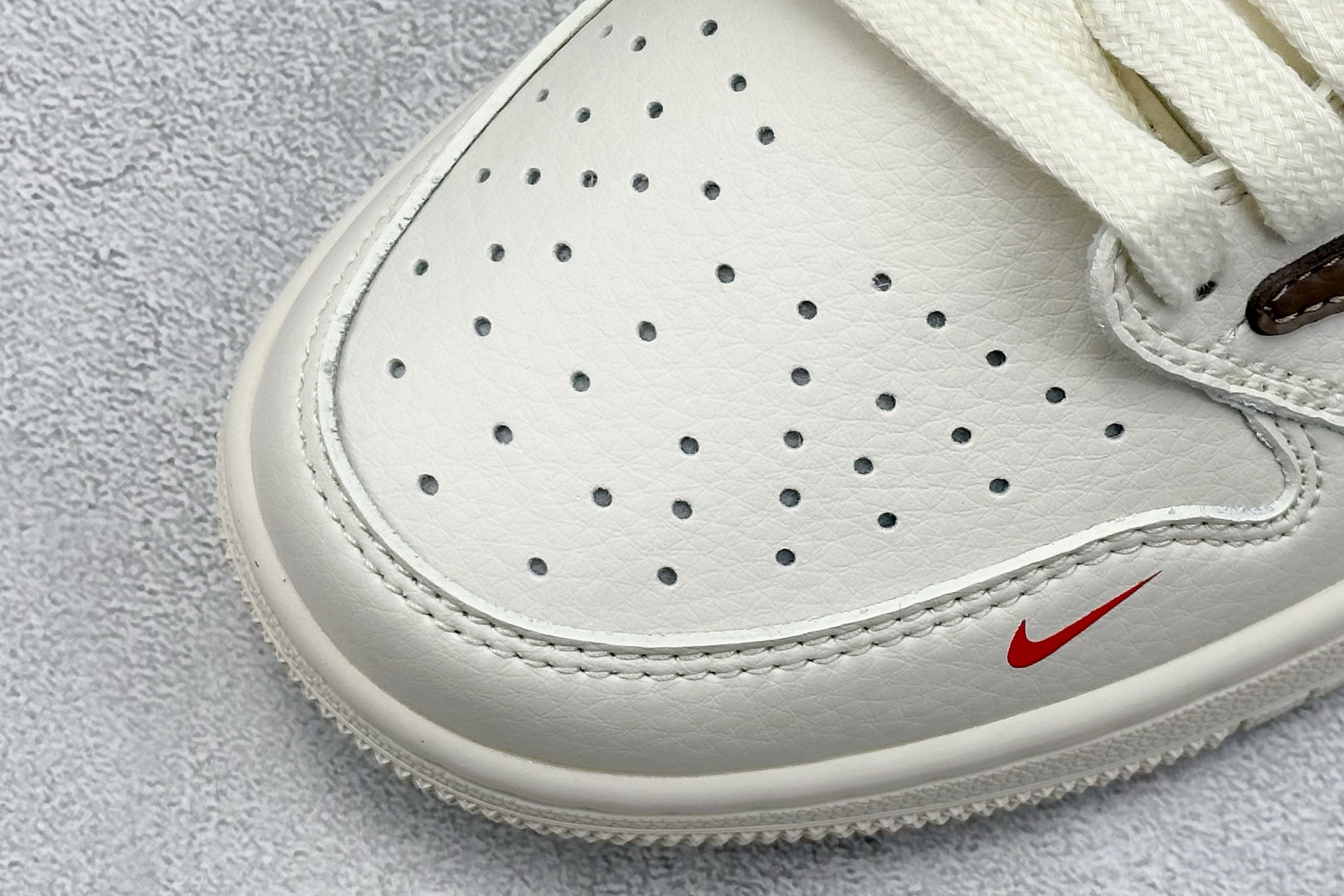 Fragment x Travis Scott x Supreme
Air Jordan 1 Low