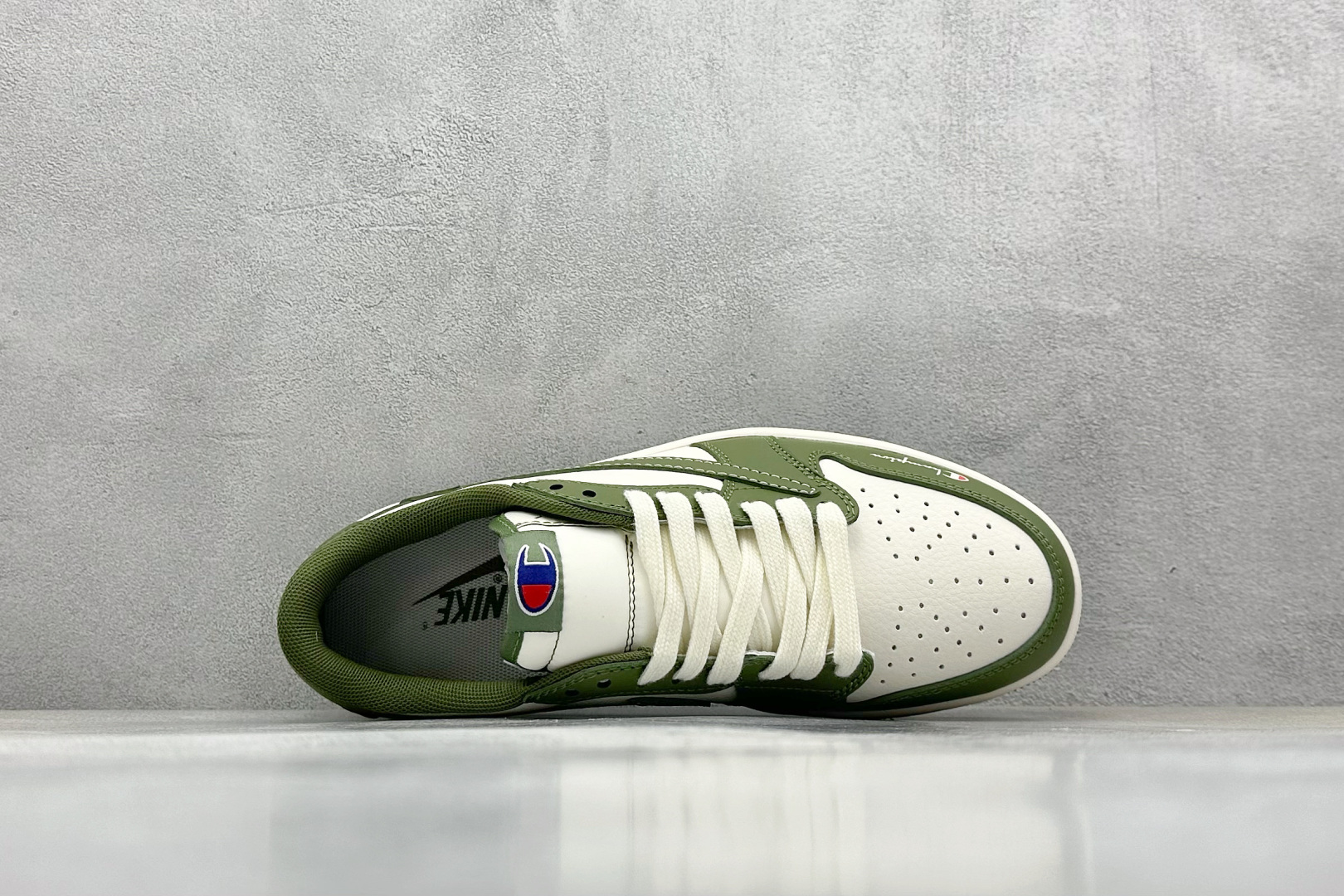 Travis Scott x Nike Air Jordan 1 Low x Champion 米绿