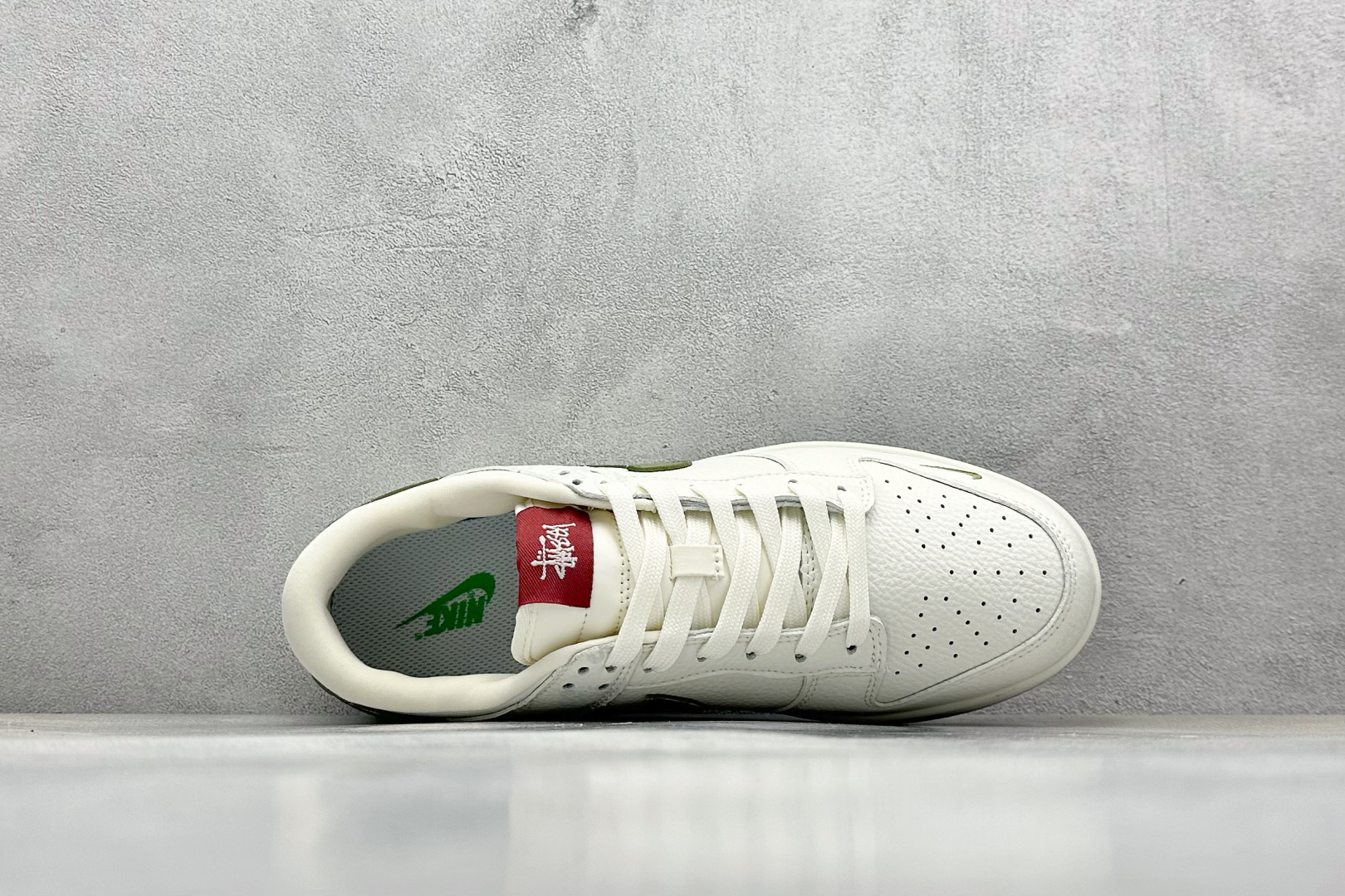  
Nike SB Dunk Low x Stussy 白绿小钩
纯原大厂出品 极力推荐
原装头层材料 