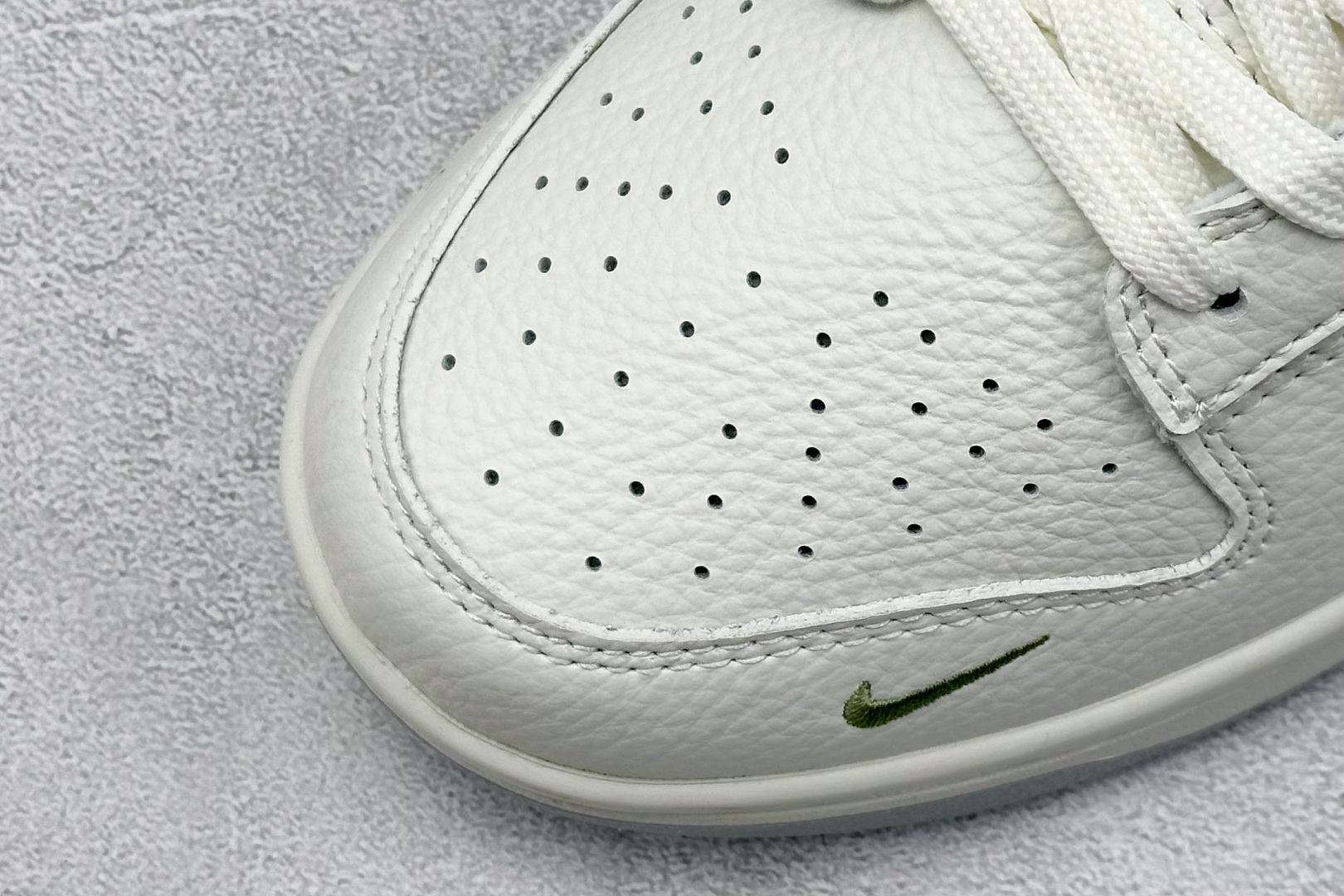  
Nike SB Dunk Low x Stussy 白绿小钩
纯原大厂出品 极力推荐
原装头层材料 