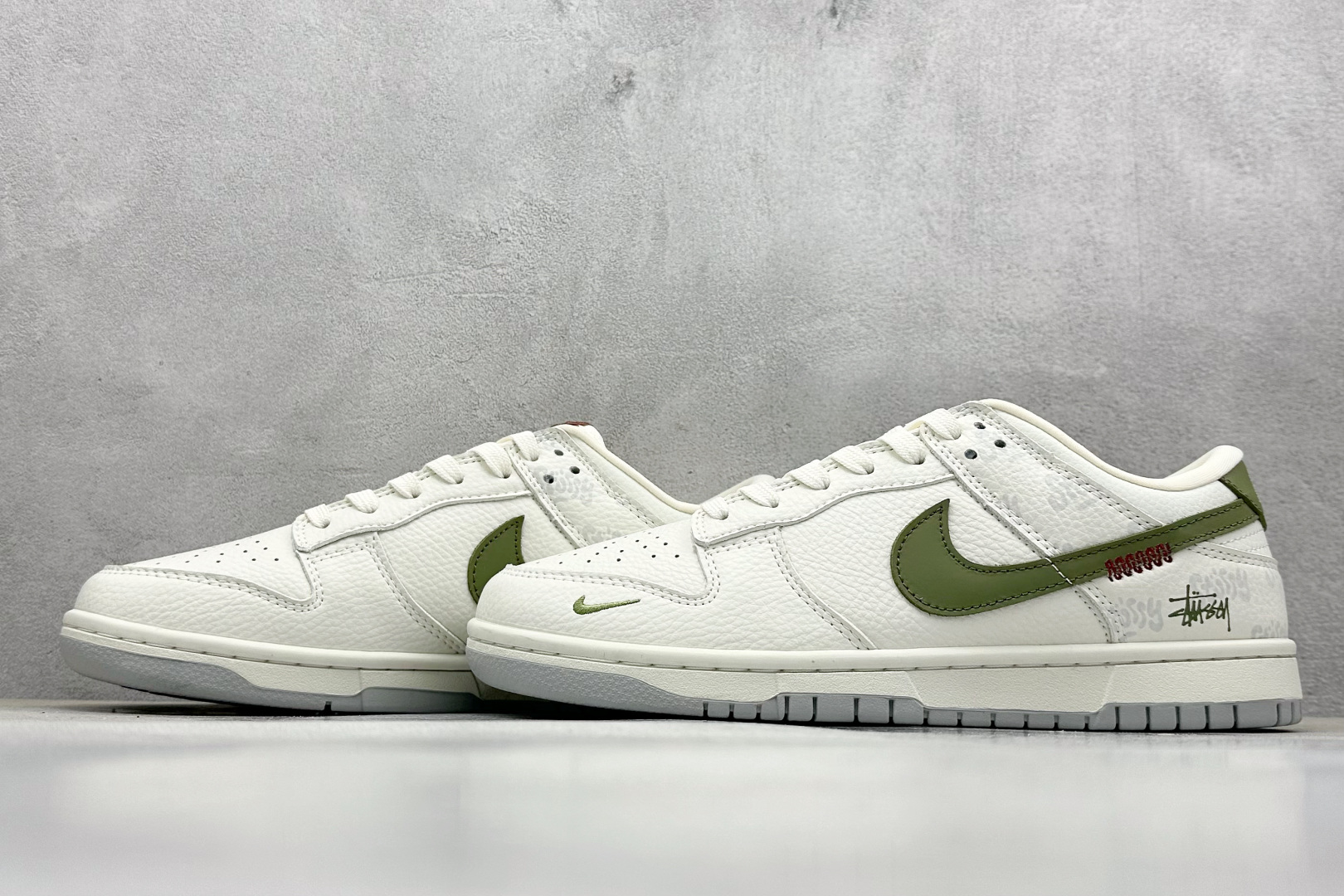  
Nike SB Dunk Low x Stussy 白绿小钩
纯原大厂出品 极力推荐
原装头层材料 