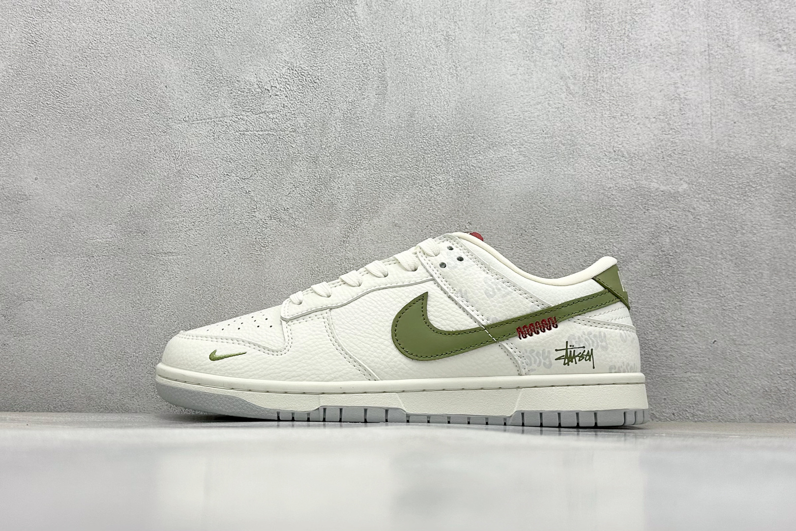  
Nike SB Dunk Low x Stussy 白绿小钩
纯原大厂出品 极力推荐
原装头层材料 