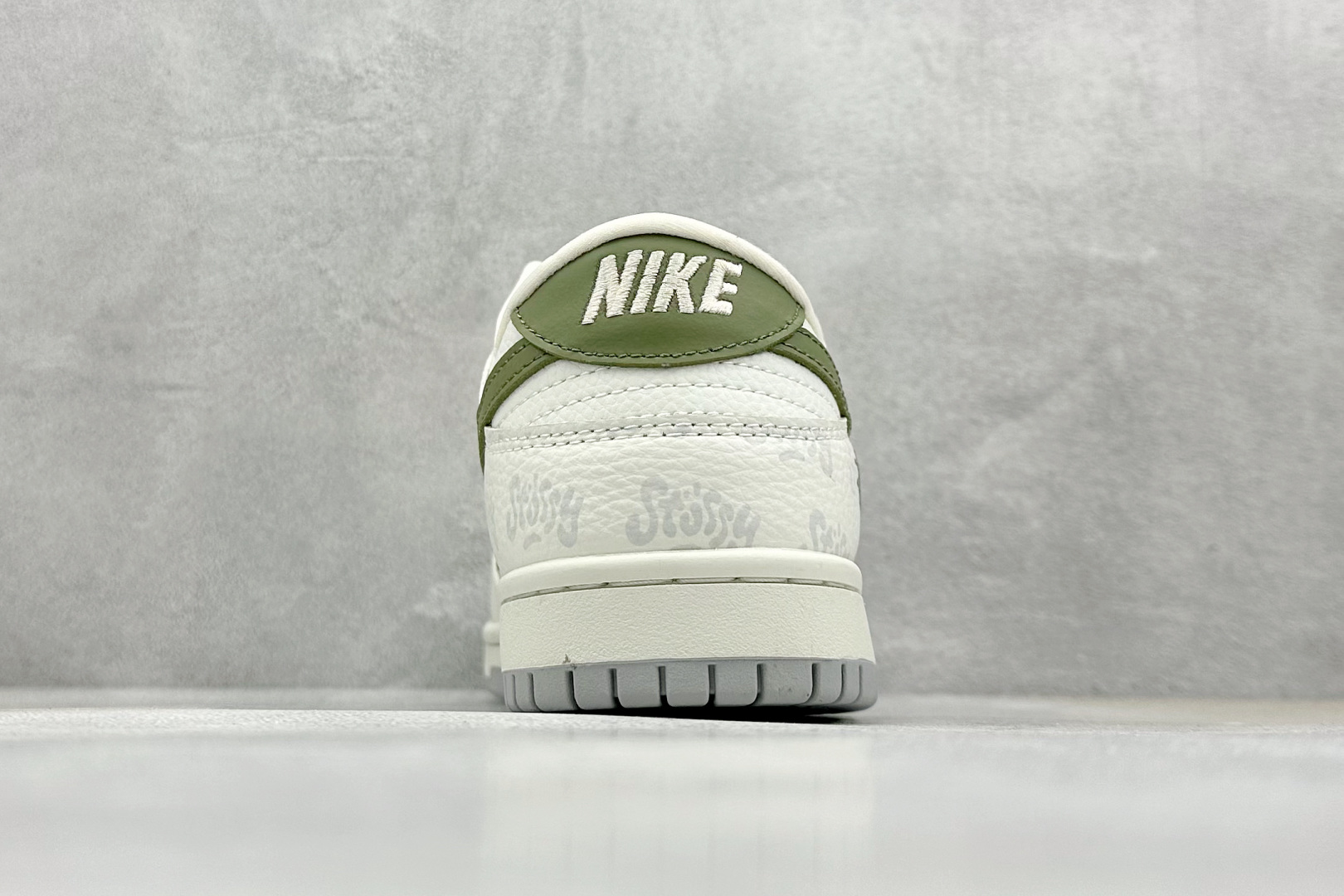 
Nike SB Dunk Low x Stussy 白绿小钩
纯原大厂出品 极力推荐
原装头层材料 