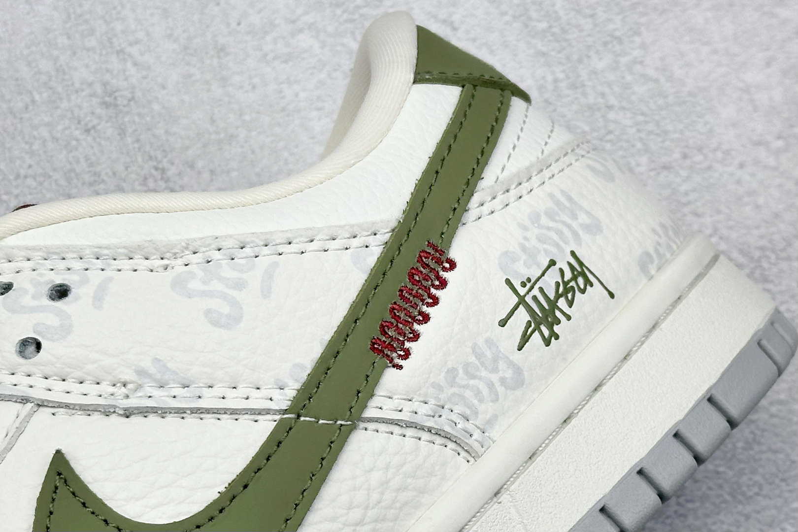  
Nike SB Dunk Low x Stussy 白绿小钩
纯原大厂出品 极力推荐
原装头层材料 
