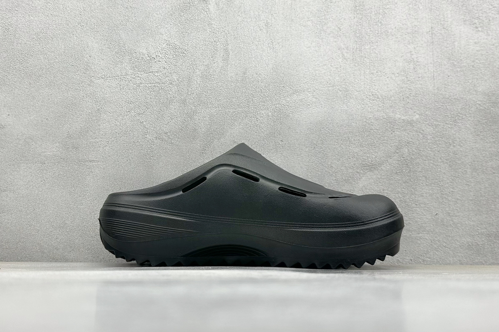  
AD OZWAVE CLOG稳定缓震回弹厚底老爹拖鞋
​厨师鞋二代 原装一比一上下层Mot
​
货号