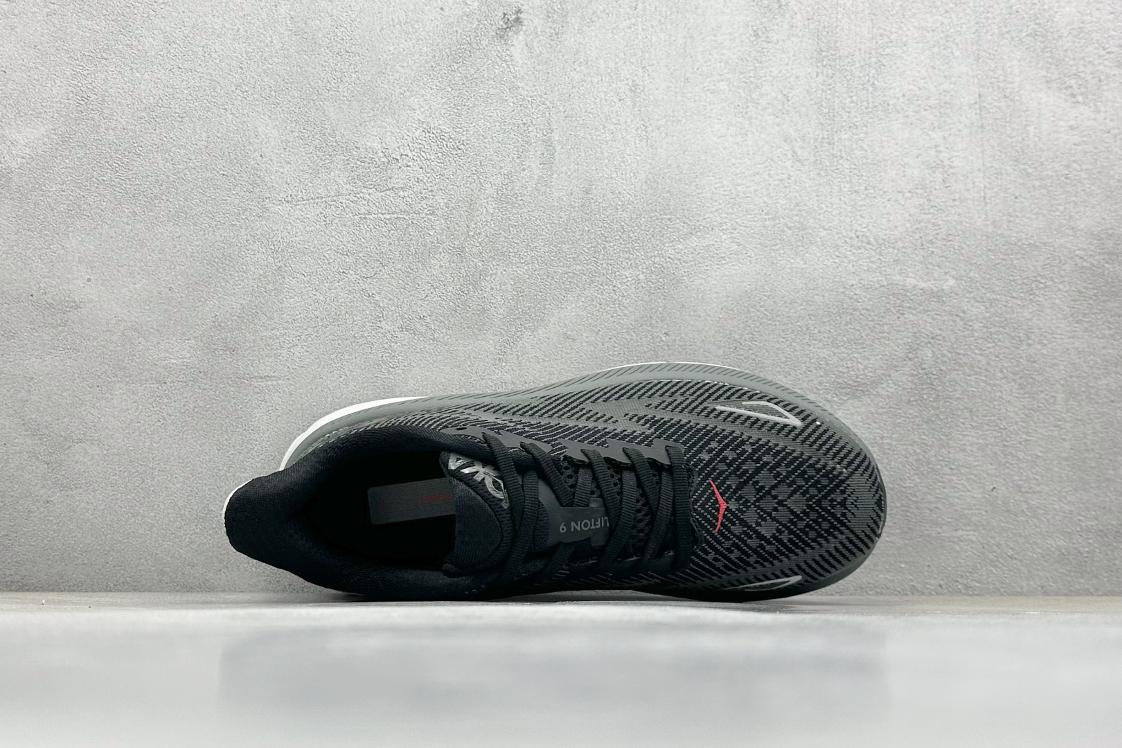  
WK版 HOKA ONE ONE Bondi 9 机能缓震跑鞋
#鞋面部分采用工程网眼面料，可以确