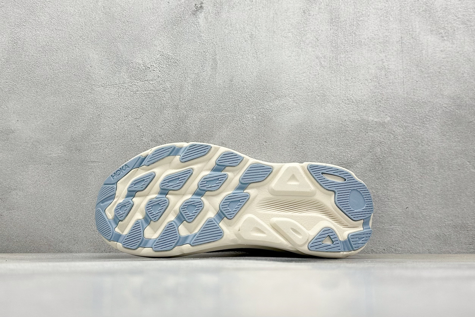  
WK版 HOKA ONE ONE Bondi 9 机能缓震跑鞋
#鞋面部分采用工程网眼面料，可以确