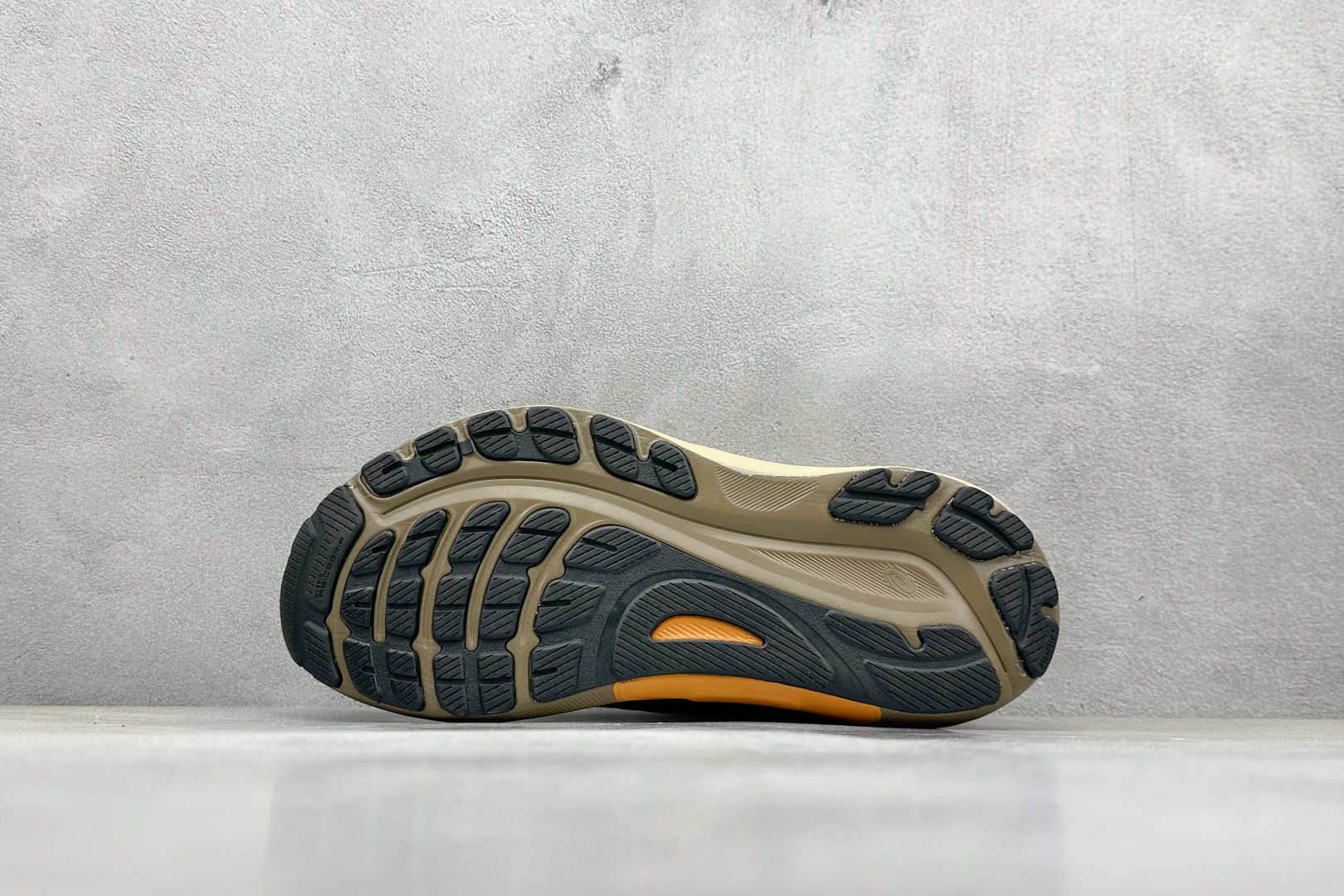 AsicsGel-Kayano31 亚瑟士运动休闲透气专业跑鞋
GEL-KAYANO31可提供出众
