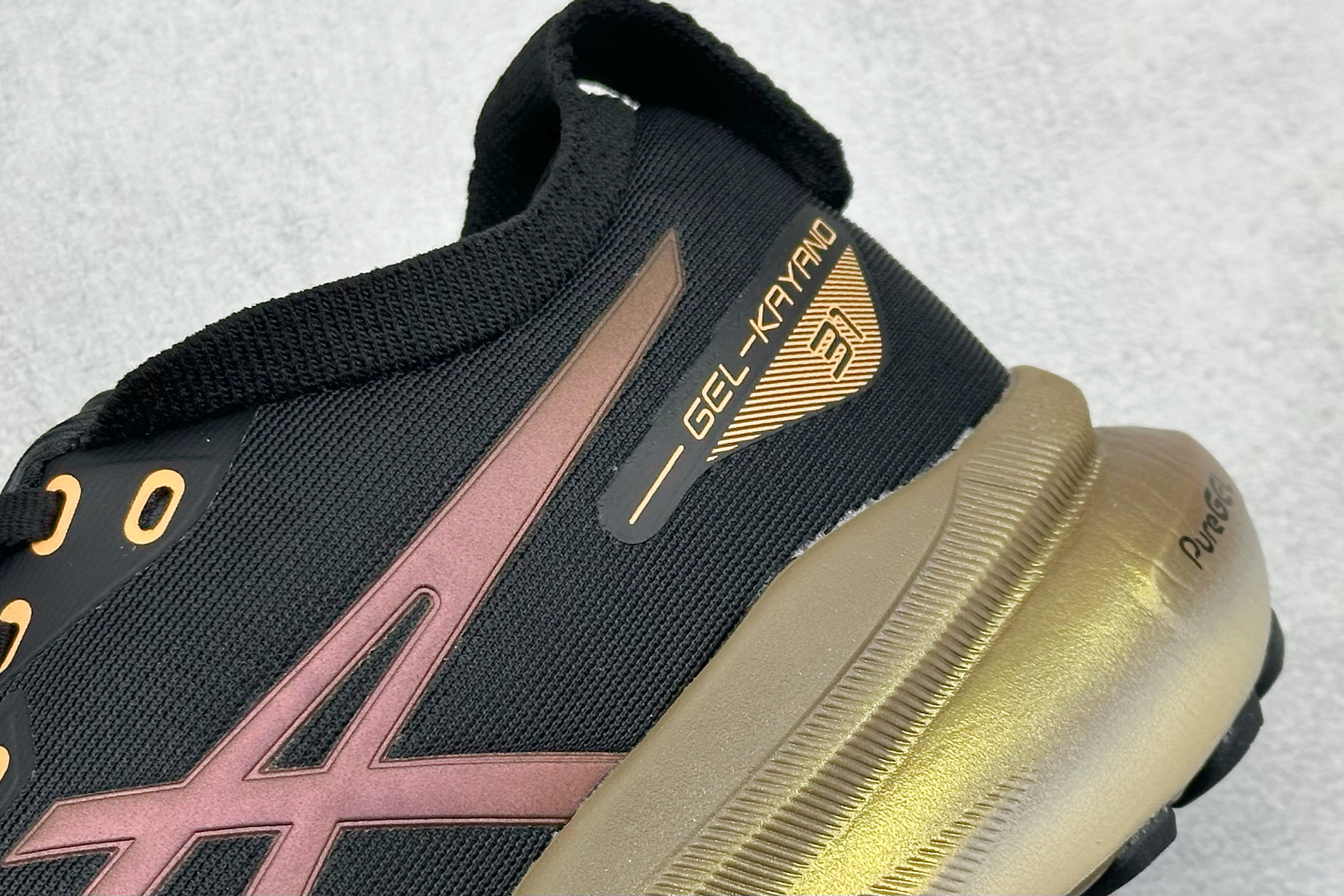 AsicsGel-Kayano31 亚瑟士运动休闲透气专业跑鞋
GEL-KAYANO31可提供出众