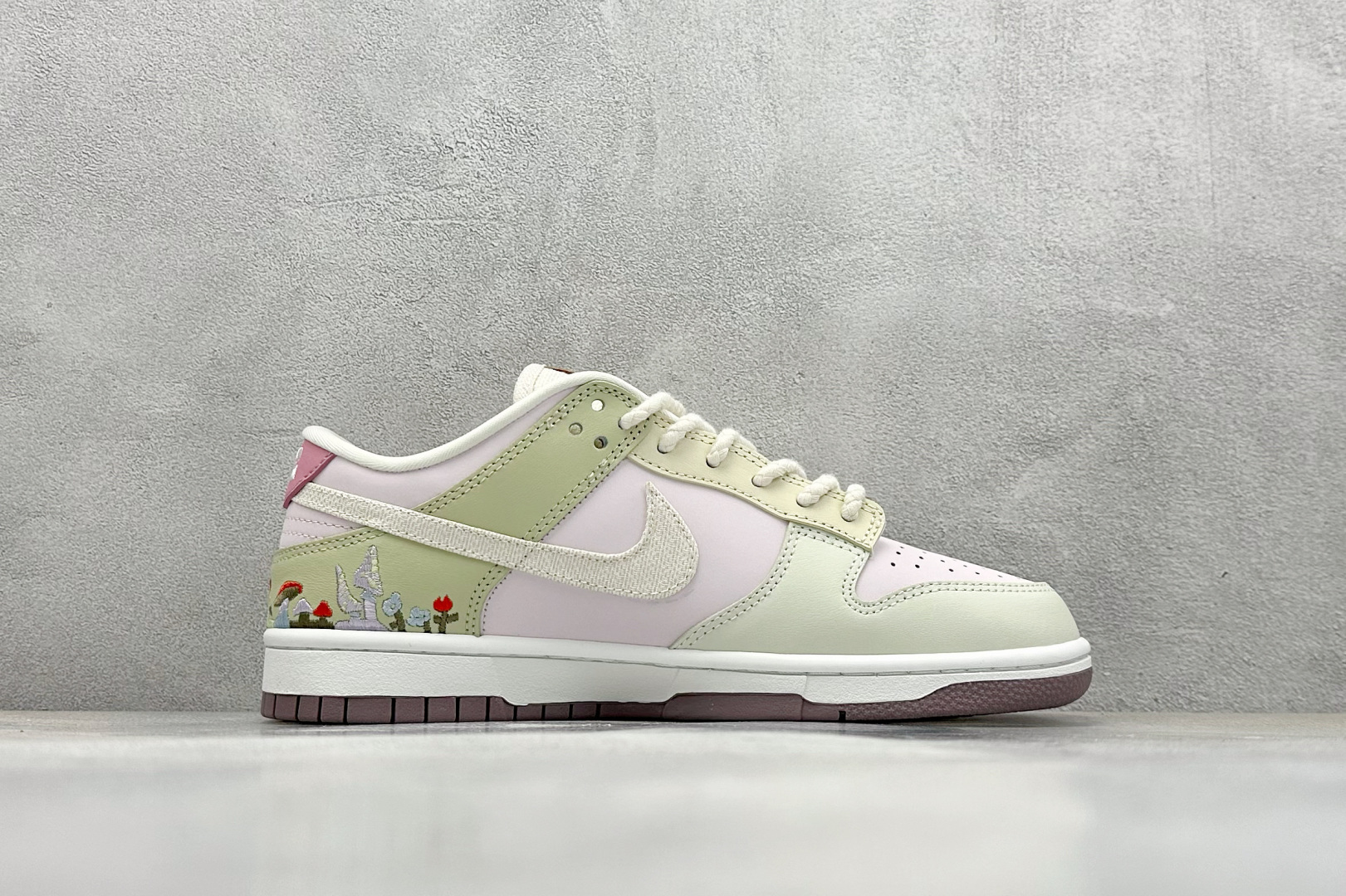 
史诗级性价比 Nike Dunk Low Mushroom 花卉主题 低帮休闲板鞋
#鞋面采用奶油白