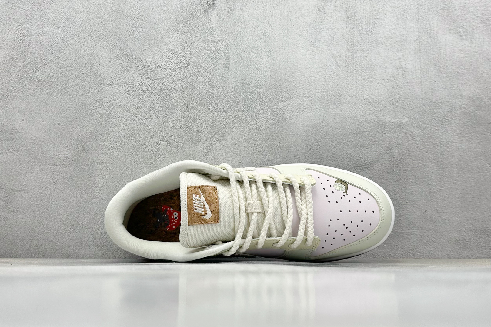  
史诗级性价比 Nike Dunk Low Mushroom 花卉主题 低帮休闲板鞋
#鞋面采用奶油白
