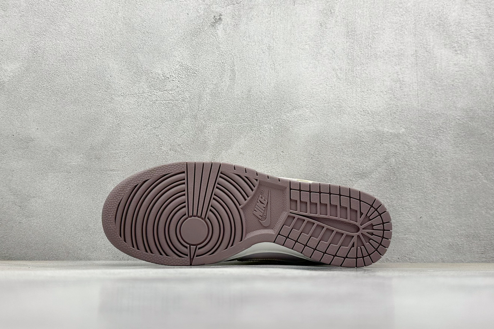  
史诗级性价比 Nike Dunk Low Mushroom 花卉主题 低帮休闲板鞋
#鞋面采用奶油白