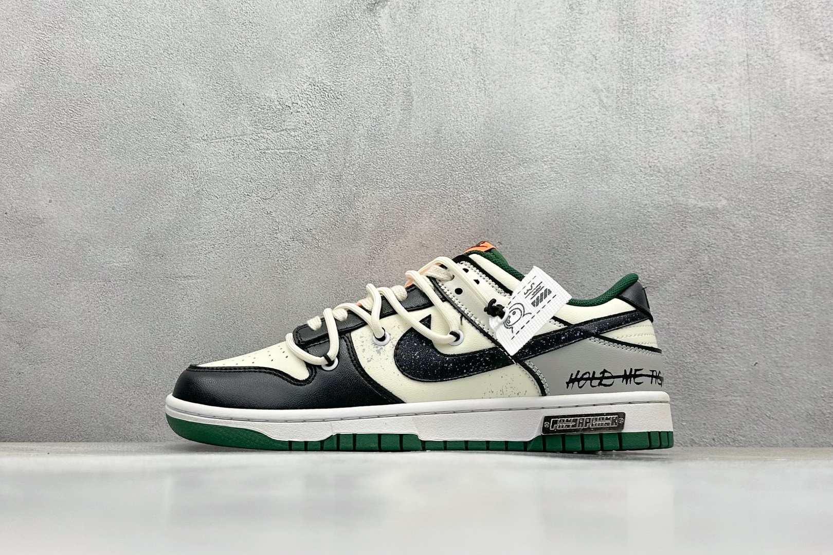  终端放店
FS版 Nike SB Dunk Low 星际迷航
纯原大厂出品 极力推荐
原装头层材料 独