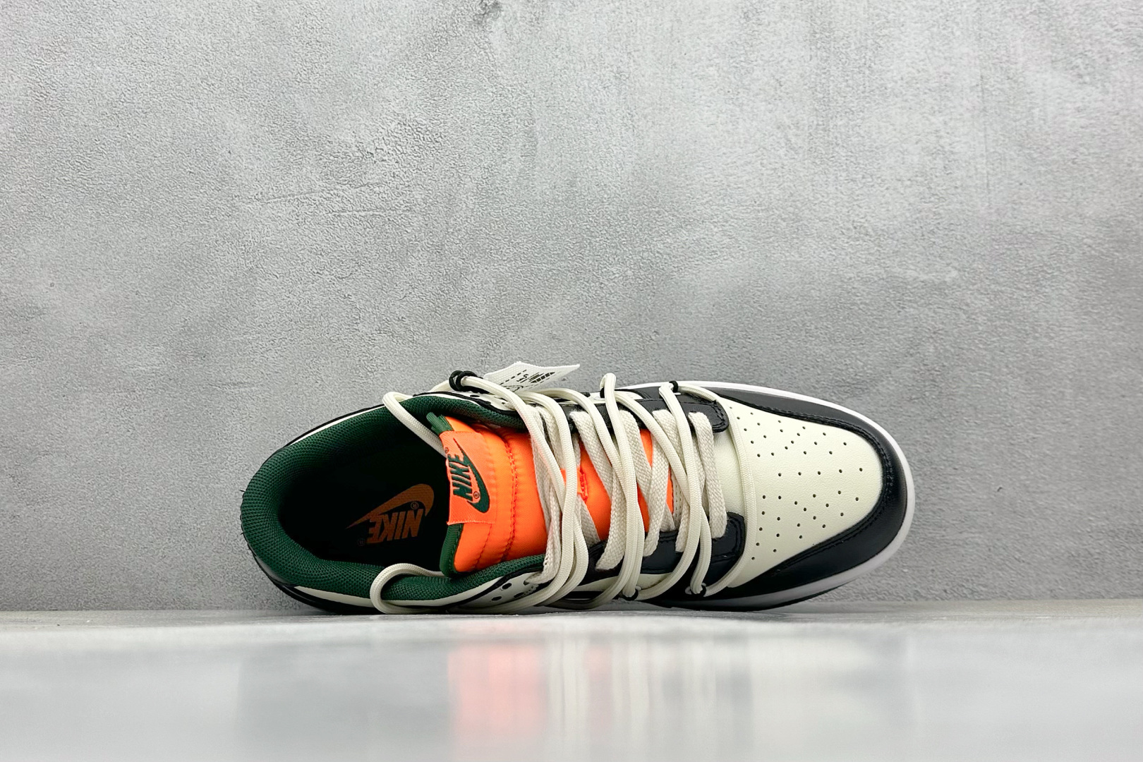  终端放店
FS版 Nike SB Dunk Low 星际迷航
纯原大厂出品 极力推荐
原装头层材料 独