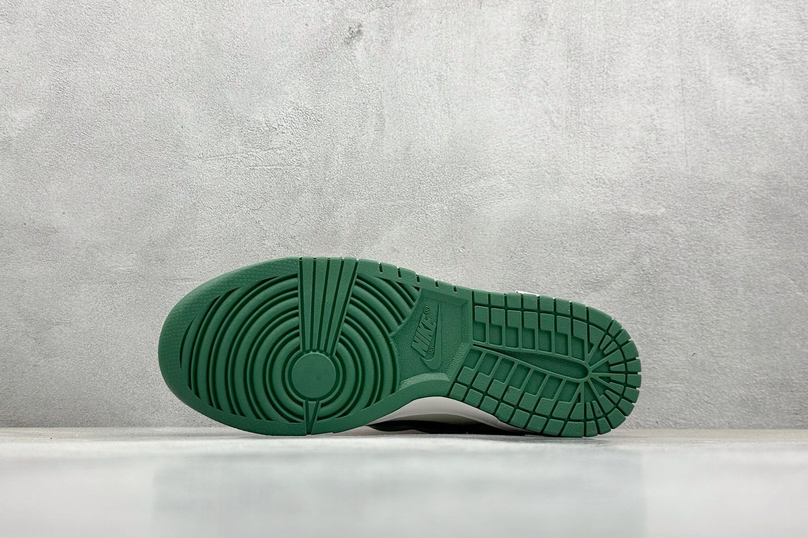  终端放店
FS版 Nike SB Dunk Low 星际迷航
纯原大厂出品 极力推荐
原装头层材料 独