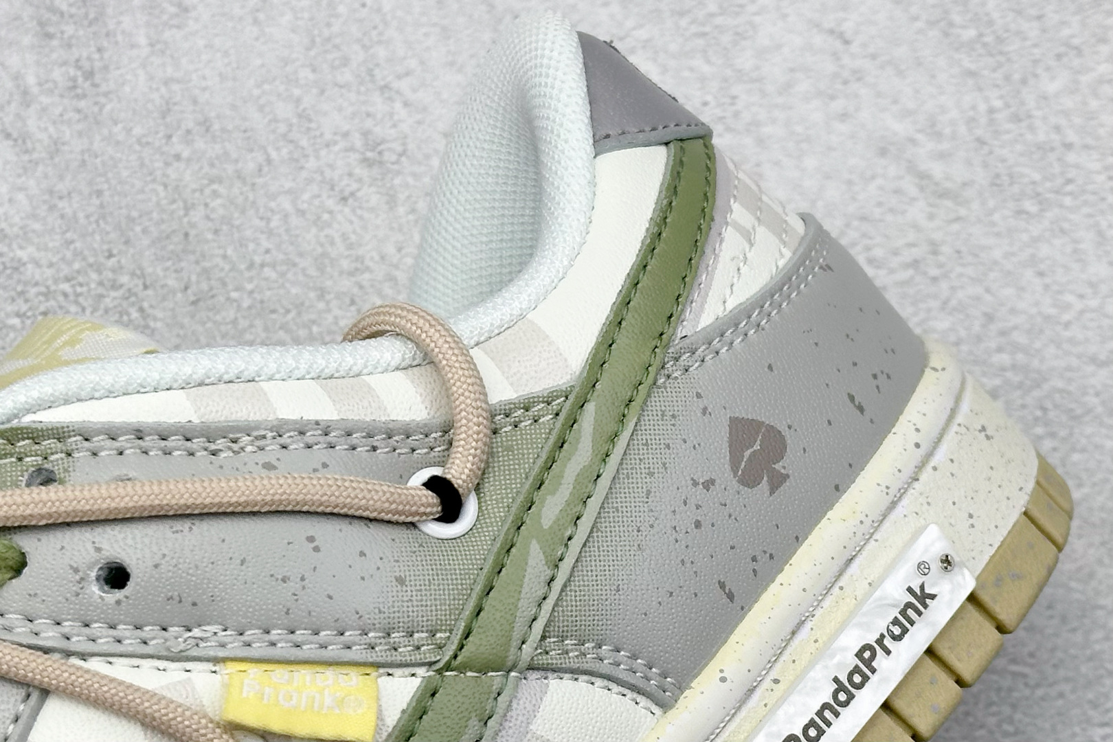 300 FS版 Nike SB Dunk Low 浪潮 DV0833-100