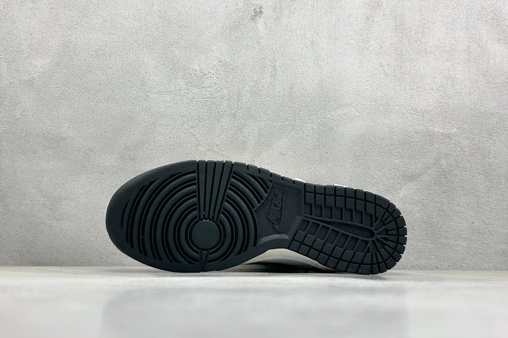  终端放店
FS版 Nike SB Dunk Low 爱心小摩卡
纯原大厂出品 极力推荐
原装头层材料 