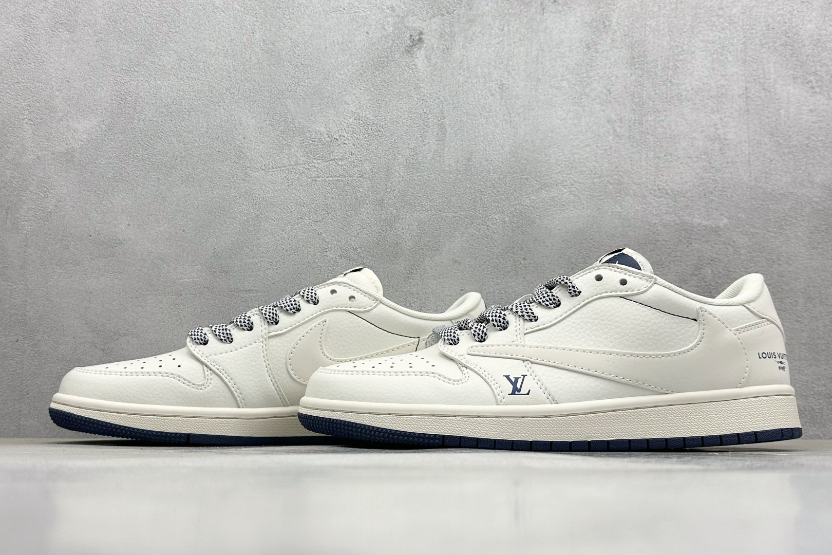 终端放店
XC版 Travis Scott x Nike Air Jordan 1 Low x Lou