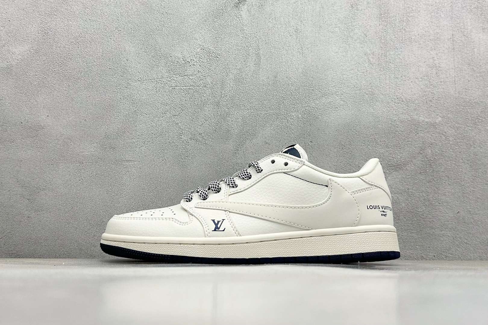 终端放店
XC版 Travis Scott x Nike Air Jordan 1 Low x Lou