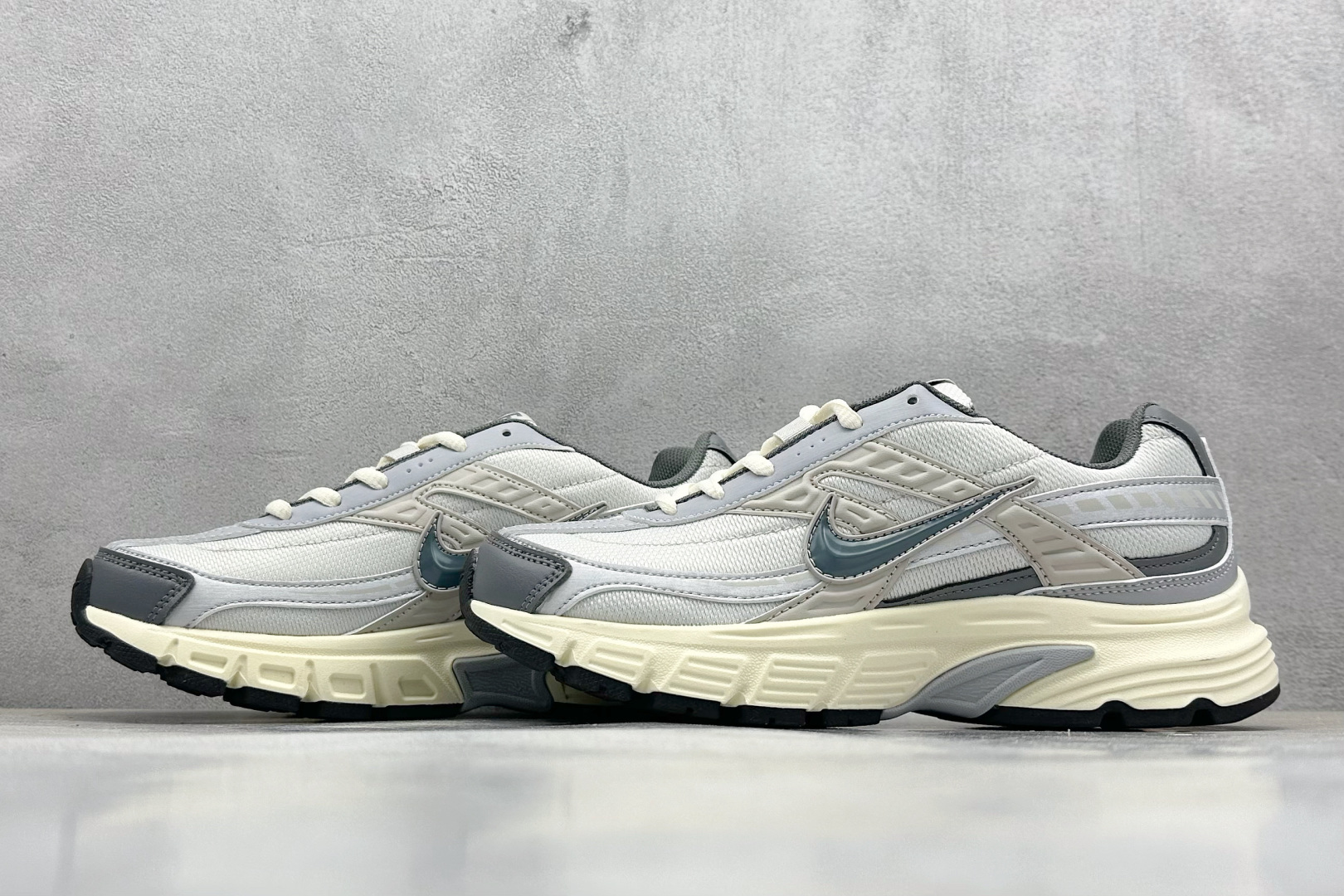  终端放店
GX版 Nike Initiator Running 耐克INS
超火复古老爹跑鞋 
独家私