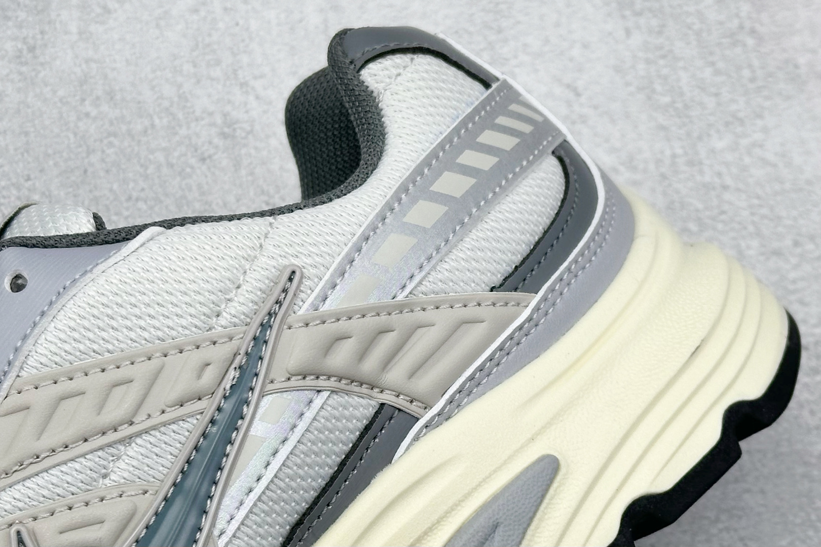  终端放店
GX版 Nike Initiator Running 耐克INS
超火复古老爹跑鞋 
独家私