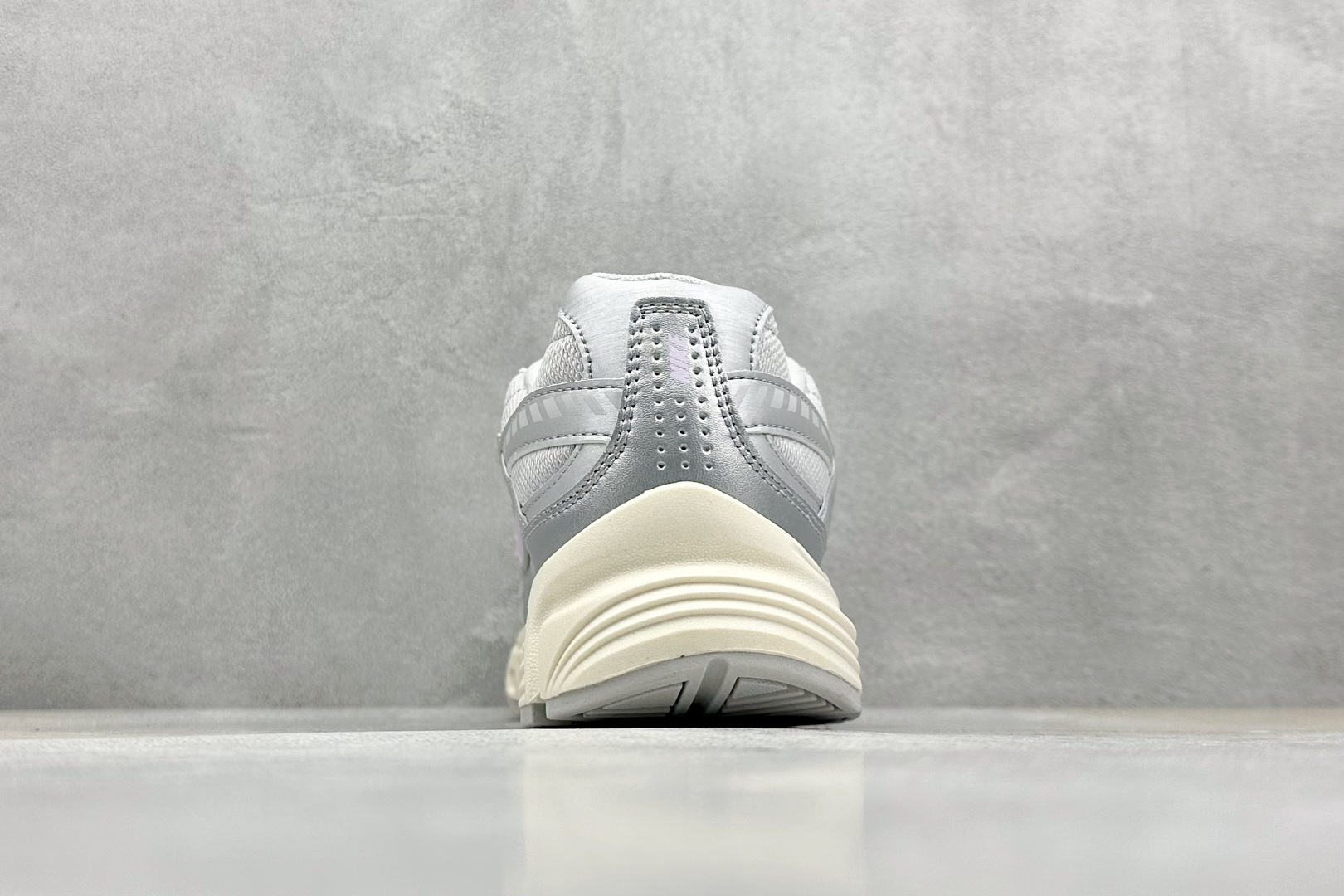  终端放店
GX版 Nike Initiator Running 耐克INS
超火复古老爹跑鞋 
独家私